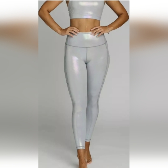 ZYIA Active Women's Metallic Light n‎ Tight 7/8 Leggings Sz 0 Gray Athletic Yoga - Picture 1 of 8